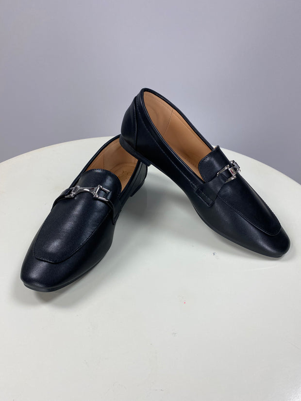 SHOES {YOKI} Black Smooth Stitched Loafer