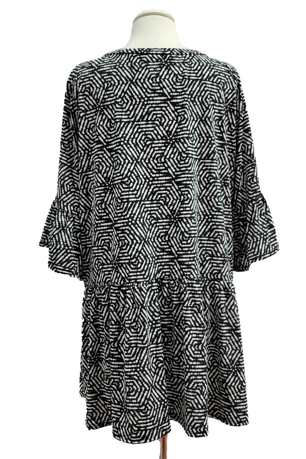 62 PSS {Feel Free To Follow} Black Embossed Print Babydoll Tunic EXTENDED PLUS SIZE 3X 4X 5X