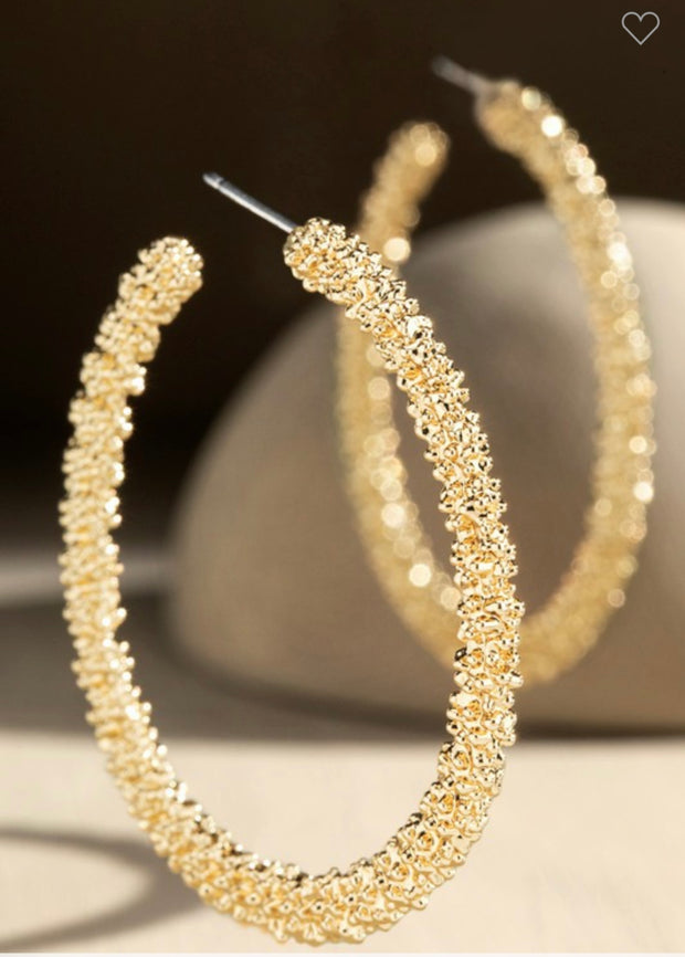 EARRINGS {Chic Times} Gold Hoop Earrings