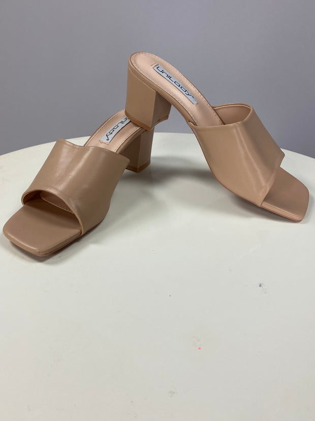 SHOES {UniLady} NUDE Small Stacked Heel Shoes