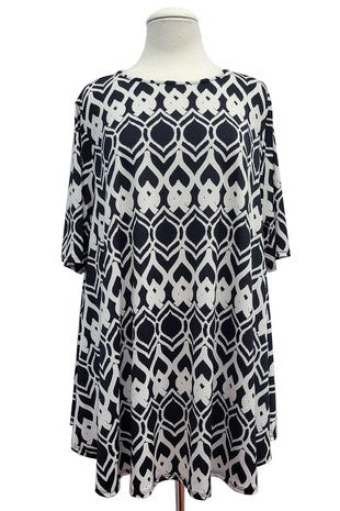 48 PSS {Interesting View} Black/Ivory Print Rounded Hem Top EXTENDED PLUS SIZE 3X 4X 5X