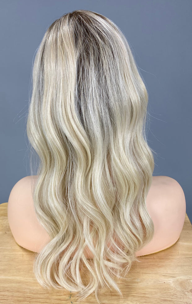 "Maxwella 18" (Bombshell Blonde) Luxury Wig