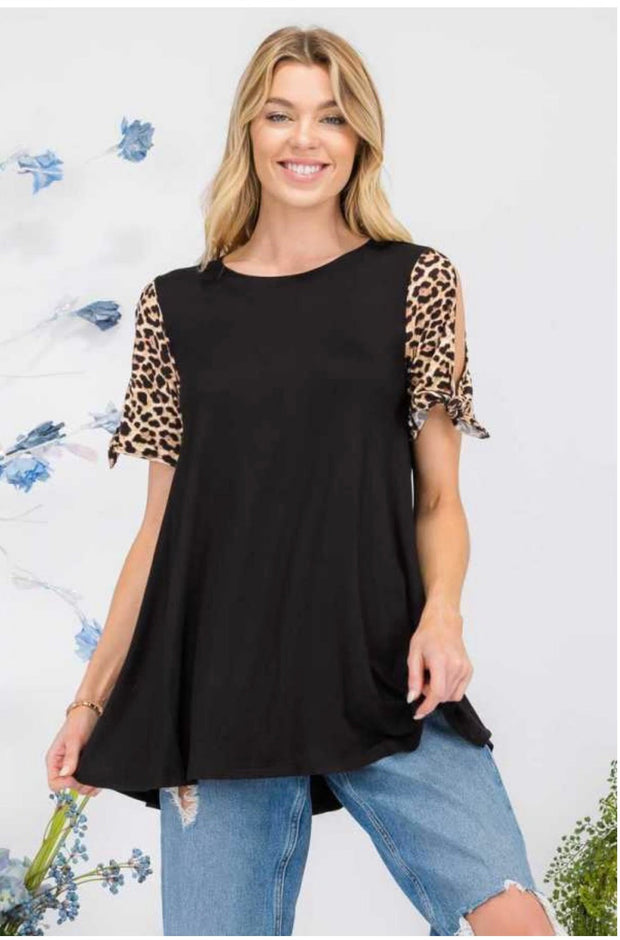 54 CP-A {Cultivated Allure} Blk Leopard Tied Sleeve Contrast Top PLUS SIZE 1X 2X 3X