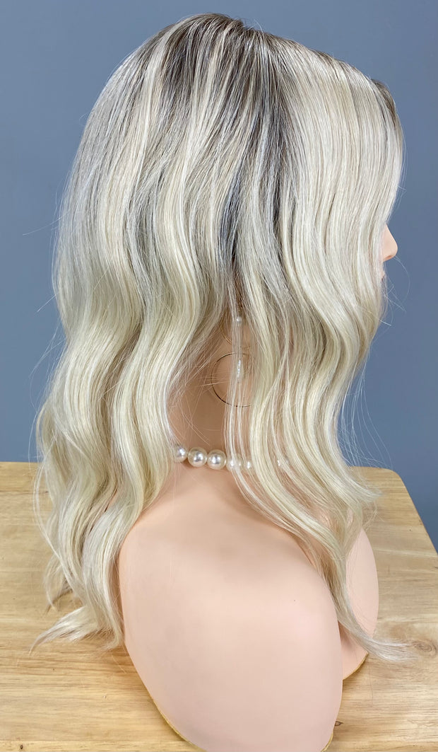 "Maxwella 18" (Bombshell Blonde) Luxury Wig