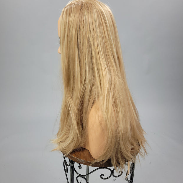 {Bella} Golden Blonde Long Straight Wig