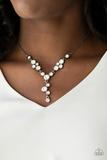 PAPARAZZI (557) {Five Star Starlet} Necklace & Earrings