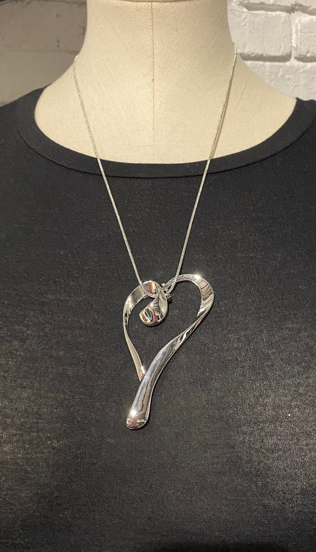 {Show Some Heart} (#397)  Silver Necklace W/Earrings