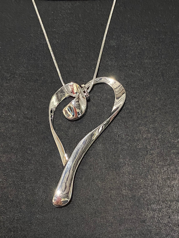 {Show Some Heart} (#397)  Silver Necklace W/Earrings