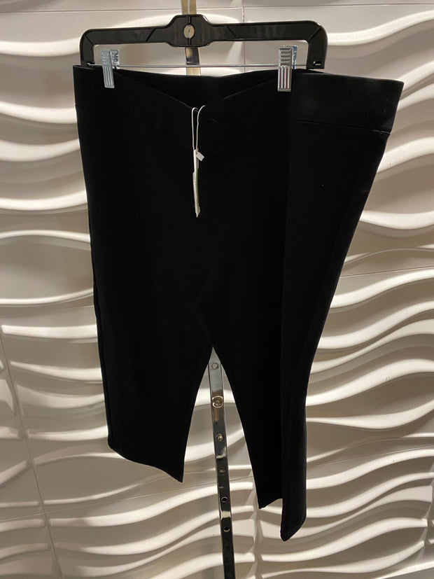 LEG-112   {Always On It} Black Capri Leggings  PLUS SIZE 1X 2X 3X