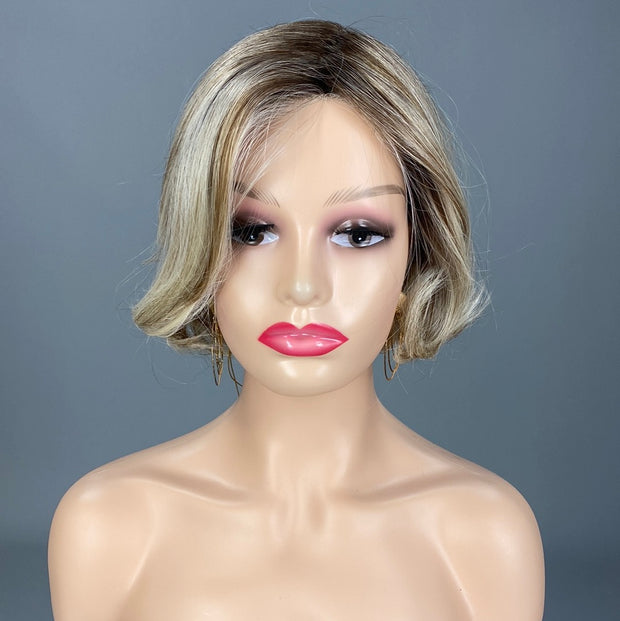 "Miss Macchiato" (Butterbeer Blonde) Luxury Wig