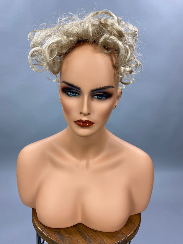 {Missy} Blonde Wiglet Curly Hair Piece W/Combs