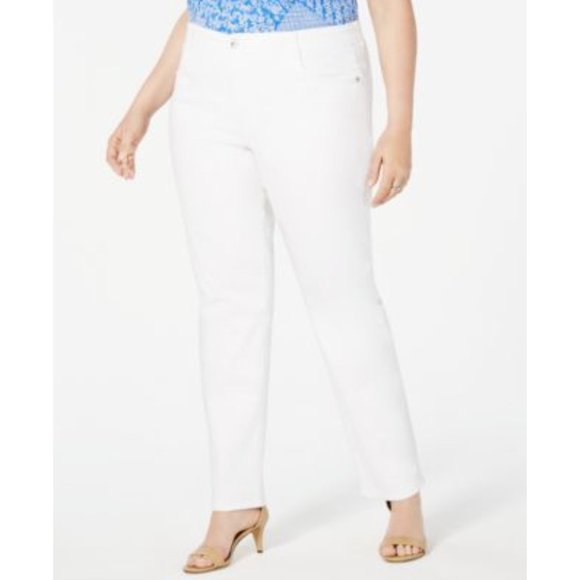 BT-P  M-109   {Style & Co} White Slim Leg Jeans Retail $59.00 PLUS SIZE 16W 18W 22W 24W