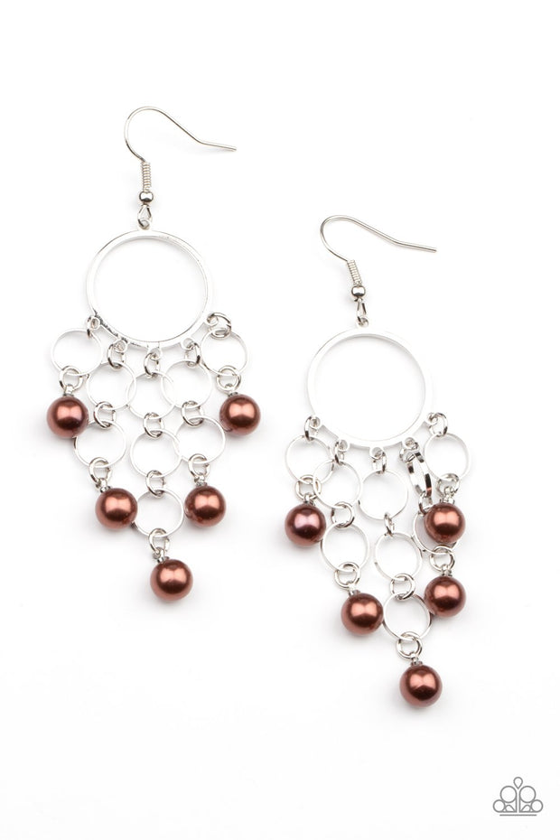 PAPARAZZI (528) {When Life Gives You Pearls} Earring